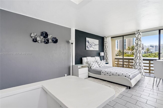 Foto del edificio - 6484 Indian Creek Dr