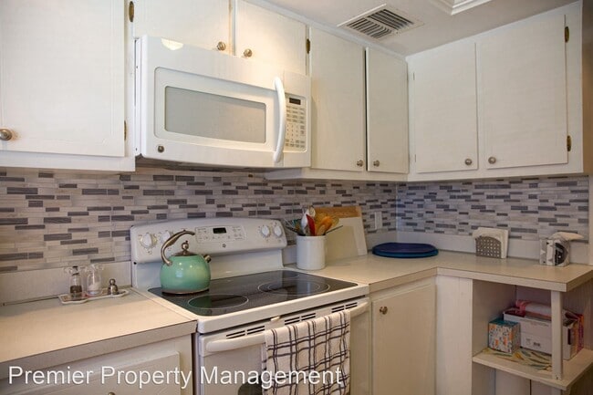 Building Photo - 2 br, 2 bath House - 1020 Palm View Drive ...