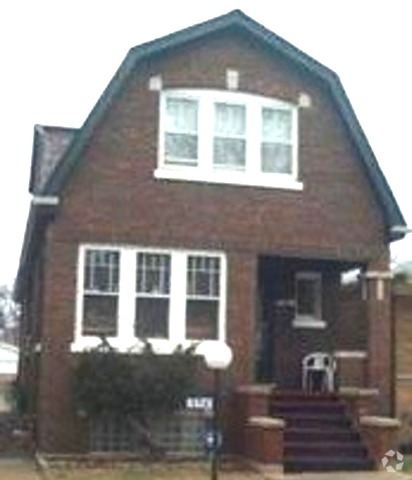 Building Photo - 548 E 89th St