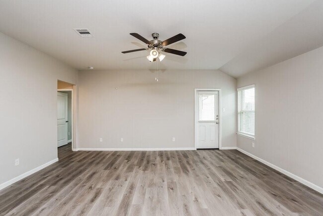 Foto del edificio - 3210 Sumac Dr