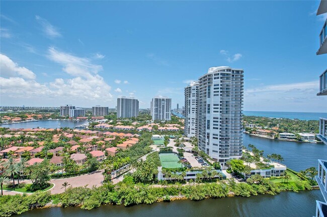 Foto del edificio - 20515 E Country Club Dr