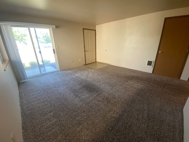 Foto del edificio - 804 Juniper Ave