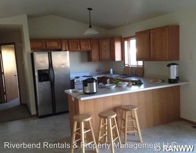 Building Photo - 4 br, 2 bath House - 1824 Sherwood Blvd
