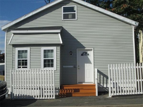 Building Photo - 43 Marion St