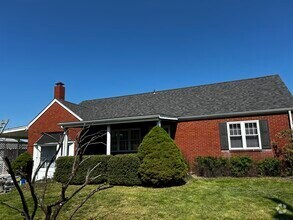 Building Photo - 169 Jr St