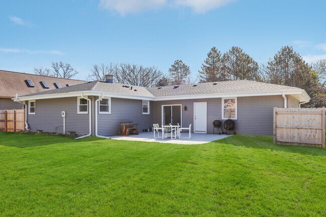 Building Photo - W60N873 Sheboygan, Cedarburg
