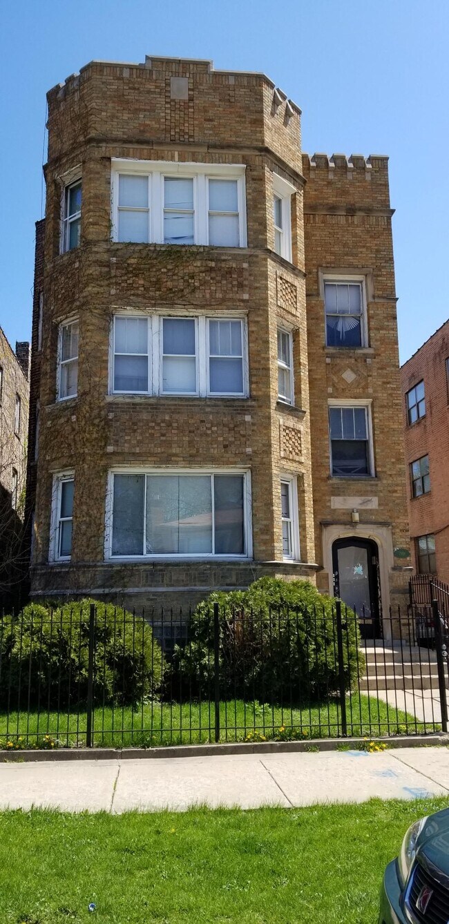Foto del edificio - 7919 S Winchester Ave