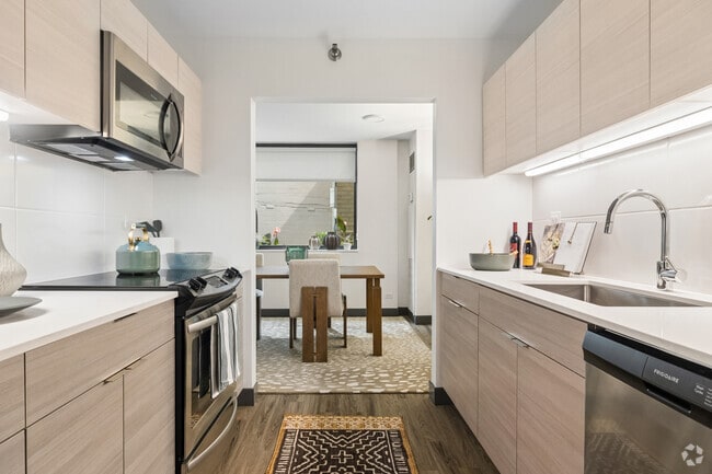 1BR, 1BA - 895SF - Kitchen - ReNew Waterside
