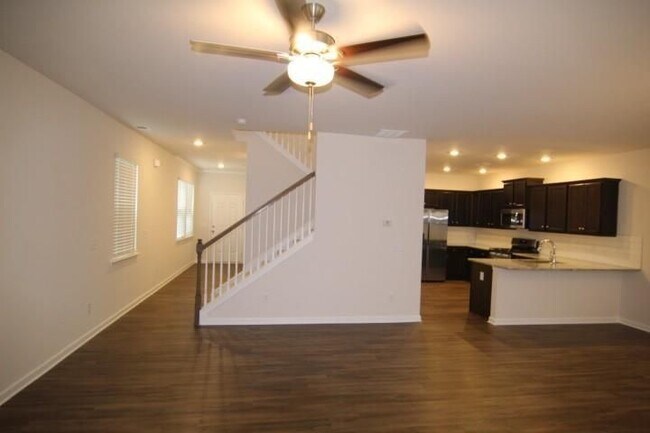 Foto del edificio - 51 Briarwood Dr W