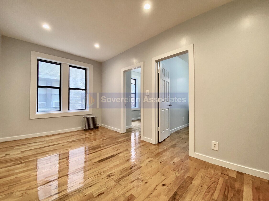 Primary Photo - 24 Thayer Street