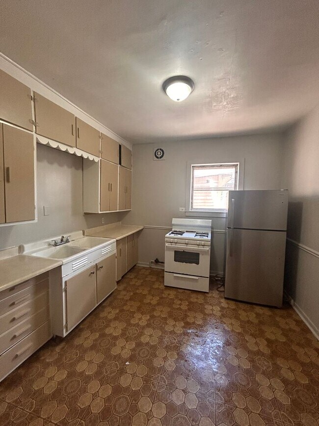Foto del edificio - 2329 S Harrison St