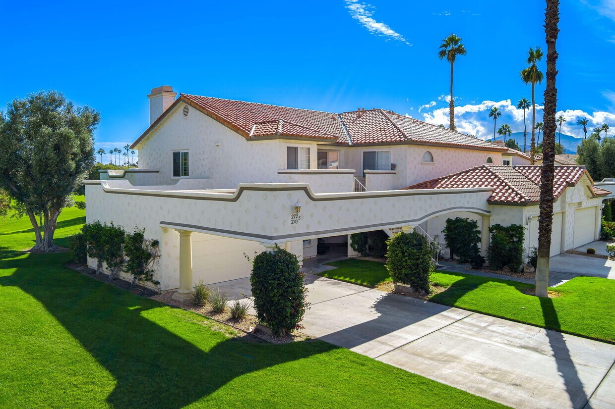 Primary Photo - 270 Vista Royale Cir E