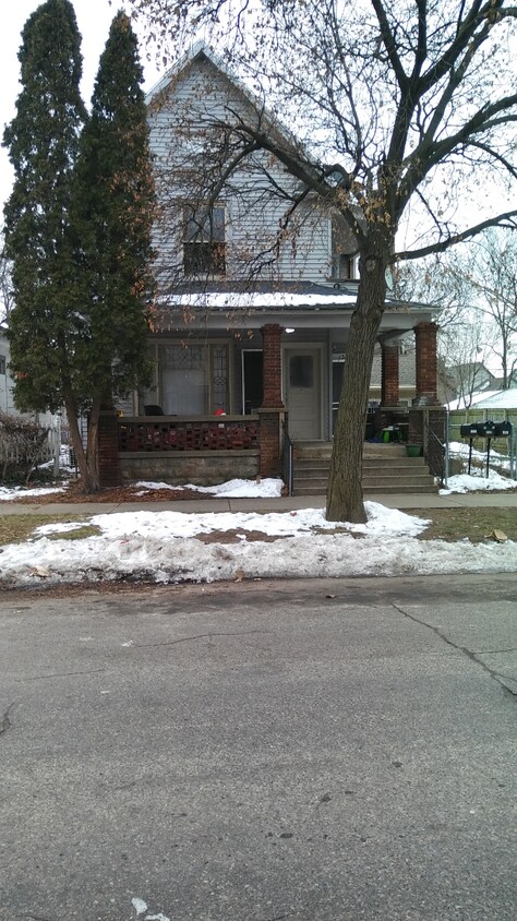 Primary Photo - 1324 Hamilton Ave NW