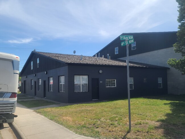 Foto del edificio - 400 1st Ave NW