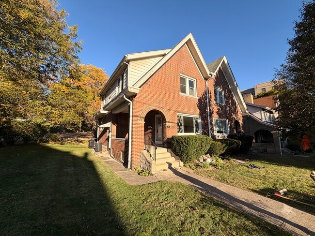 Building Photo - 248 Beverly Rd