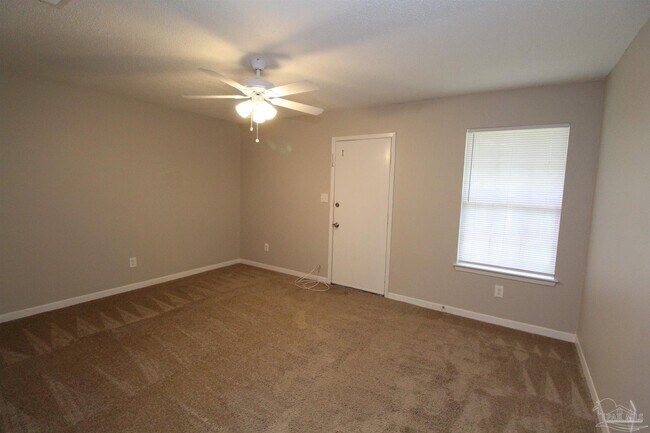 Foto del edificio - 5809 Princeton Dr