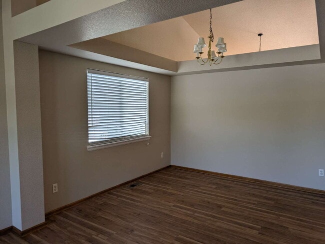 Building Photo - Spacious 4-Bed, 3-Bath Home for Rent in Be...