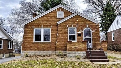 Building Photo - 2452 Ashland Ave