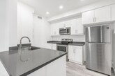 Foto principal - 1249 W 39th Pl