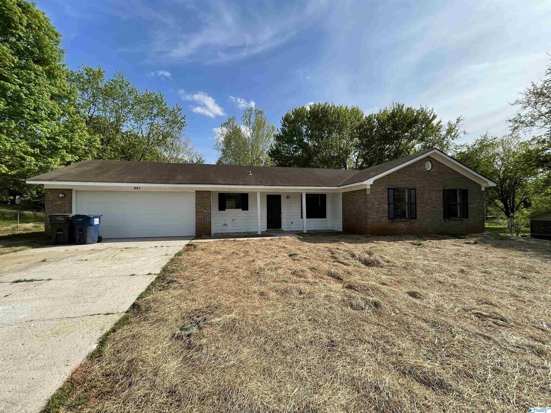 981 Coleman Rd, New Market, AL 35761 House for Rent in New Market, AL
