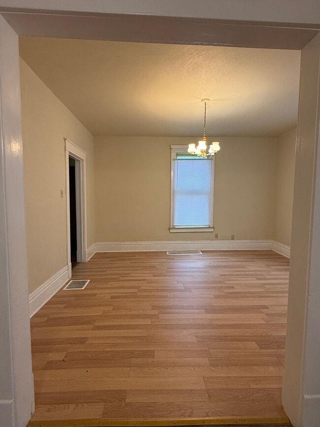 Building Photo - Single Family Home