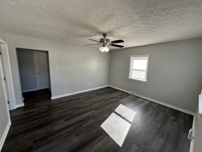 Building Photo - 225 Clarkson St