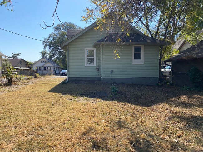 Building Photo - 3 Bed Fully Remodeled House