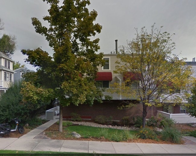 Foto del edificio - 1111 Maxwell Ave