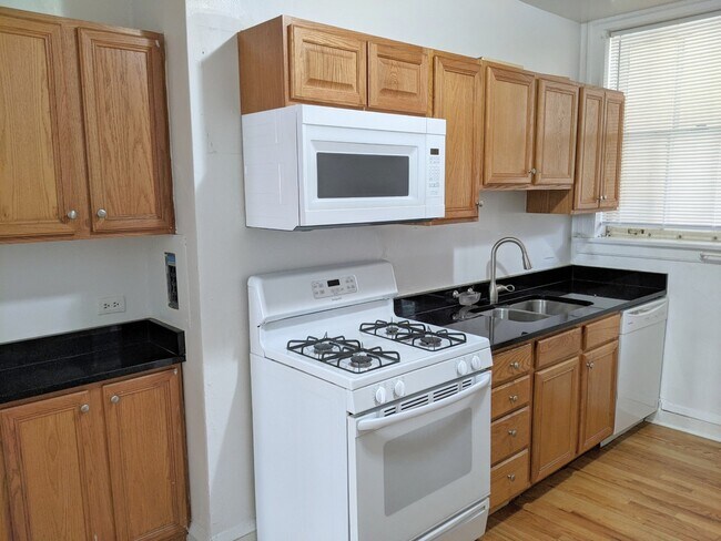 Foto del edificio - 905 Elmwood Ave