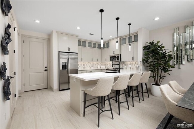 Building Photo - 22 Canary Ave