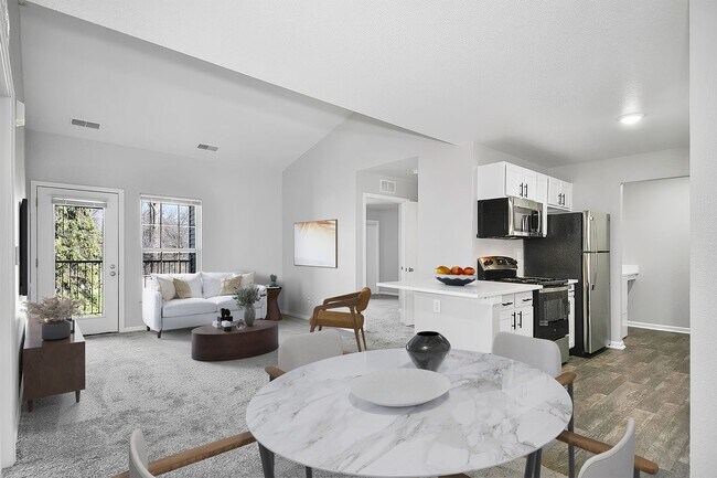 Foto del edificio - Hunters Ridge Apartments & Townhomes