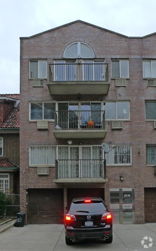 Building Photo - 3553 86th St