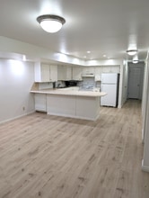 Building Photo - 1643 Willowbrook Dr