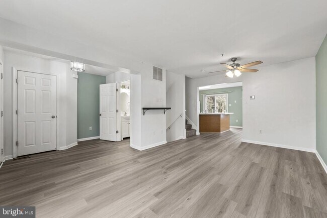 Foto del edificio - 703 Horse Chestnut Ct