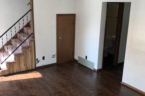 Family Room - 247 N Buhl Farm Dr