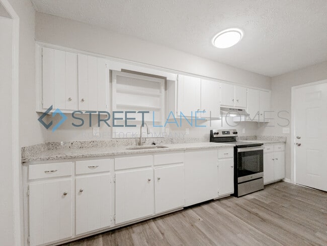 Building Photo - Charming 4 Bedroom in Phenix City!