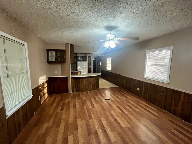Foto del edificio - 714 Cranbrook Dr