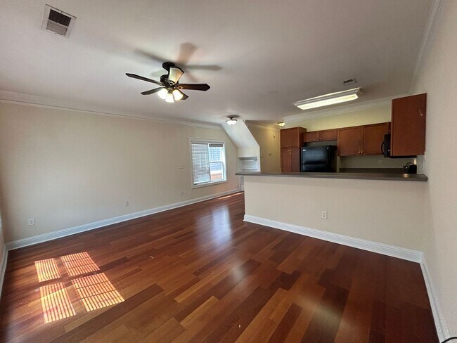 Foto del edificio - PRE-LEASING FOR FALL 2026!