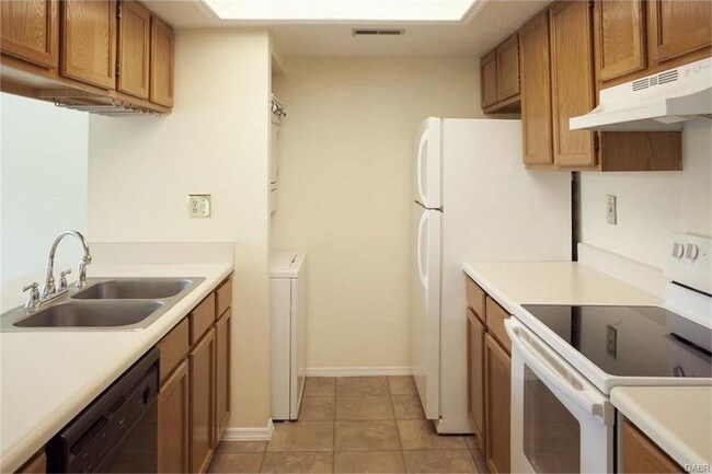 Building Photo - 2396 Fieldstone Cir