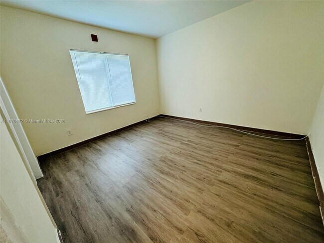 Foto del edificio - 2900 W Flagler St