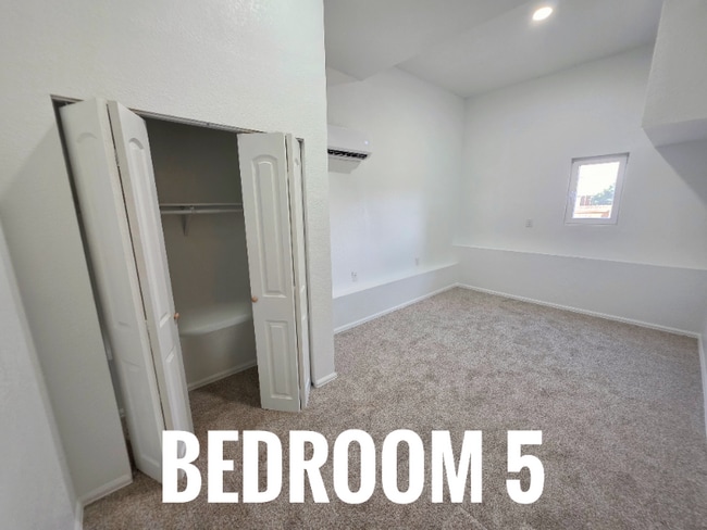 Photo - 1805 Dewhirst Dr House