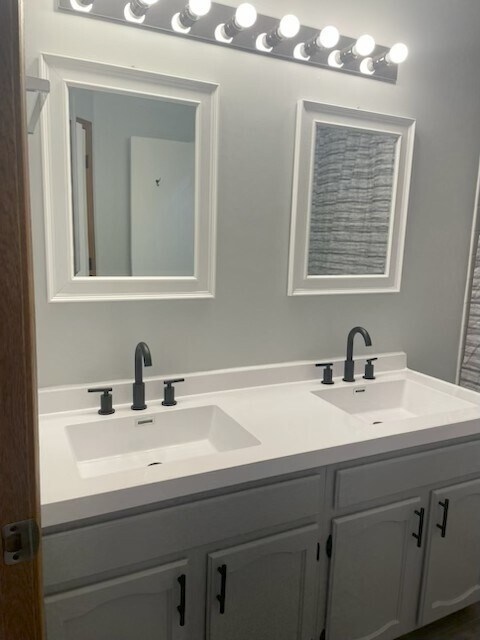 Foto del edificio - 1511 Crab Tree Dr