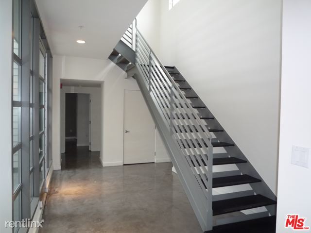 Building Photo - 1358 4th St