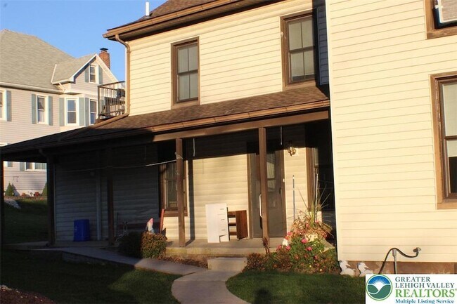 Foto del edificio - 210 Mauch Chunk St