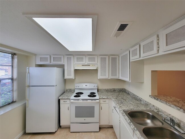 Building Photo - 14333 Memorial Dr