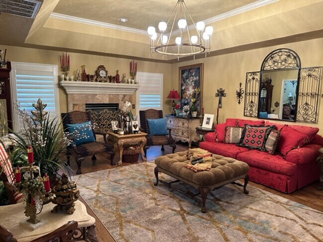 Foto del edificio - Beautiful Home in a Gated Community - Comm...