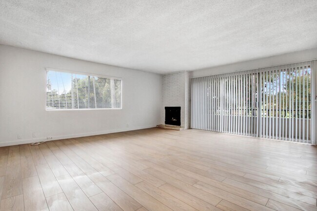 Building Photo - 12258 Montana Ave