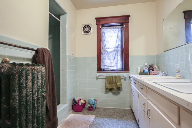 2nd Floor Bathroom - 213 N Division St