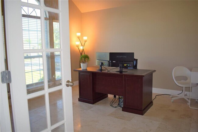 Building Photo - 248 Pecanwood S