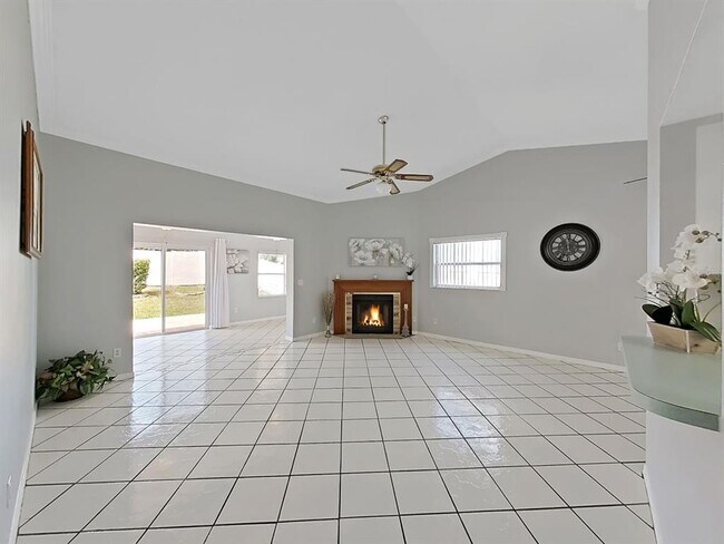 Foto del edificio - 240 Whisper Lake Rd